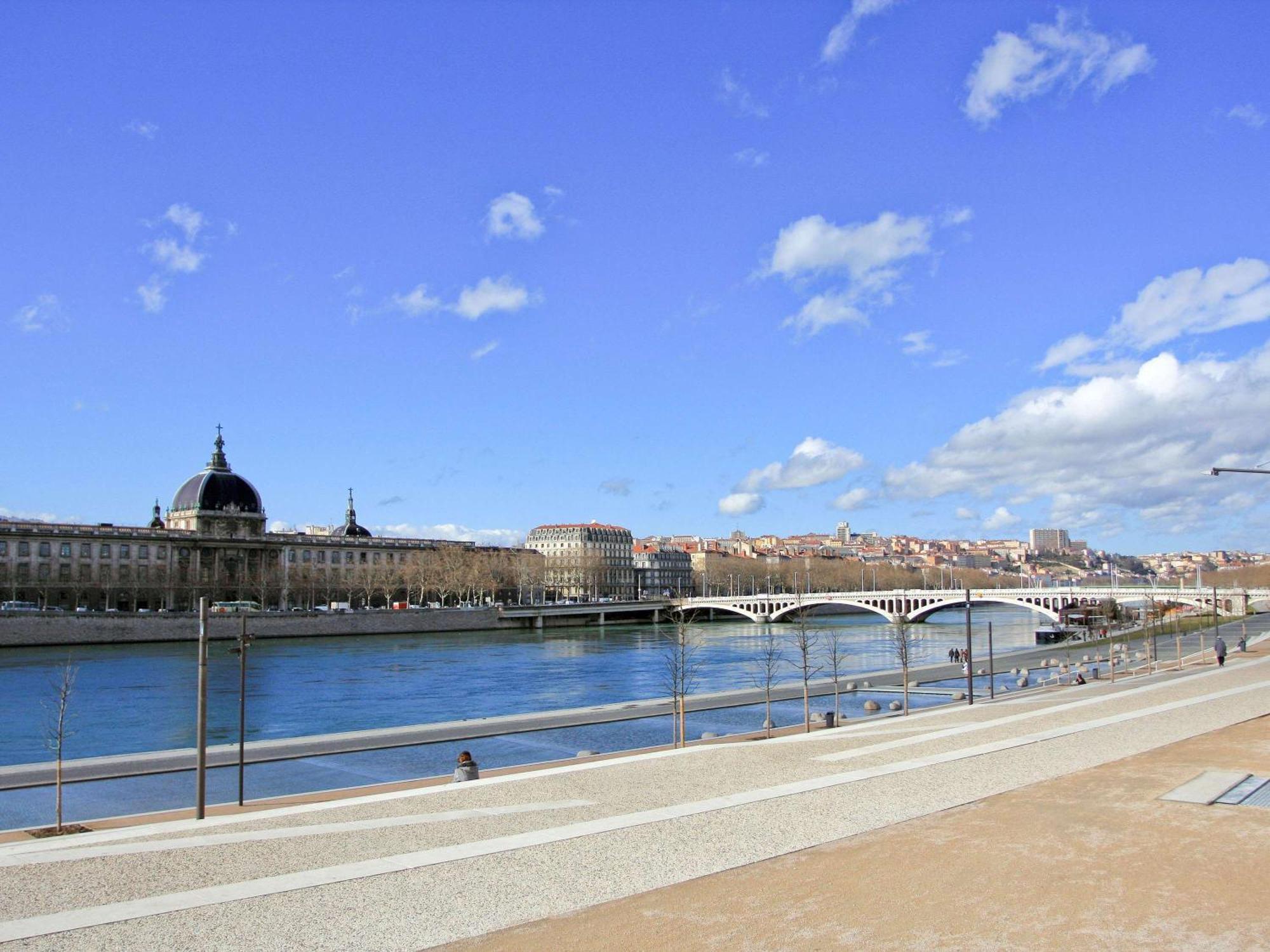 Ibis Budget Lyon Centre Confluence מראה חיצוני תמונה