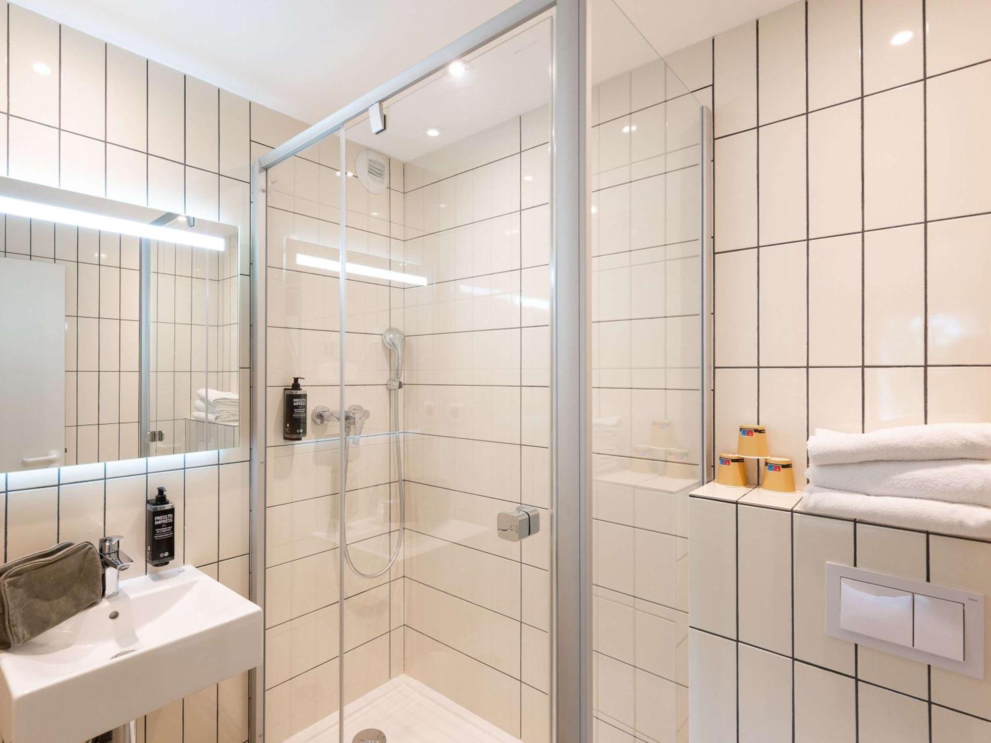 Ibis Budget Lyon Centre Confluence מראה חיצוני תמונה