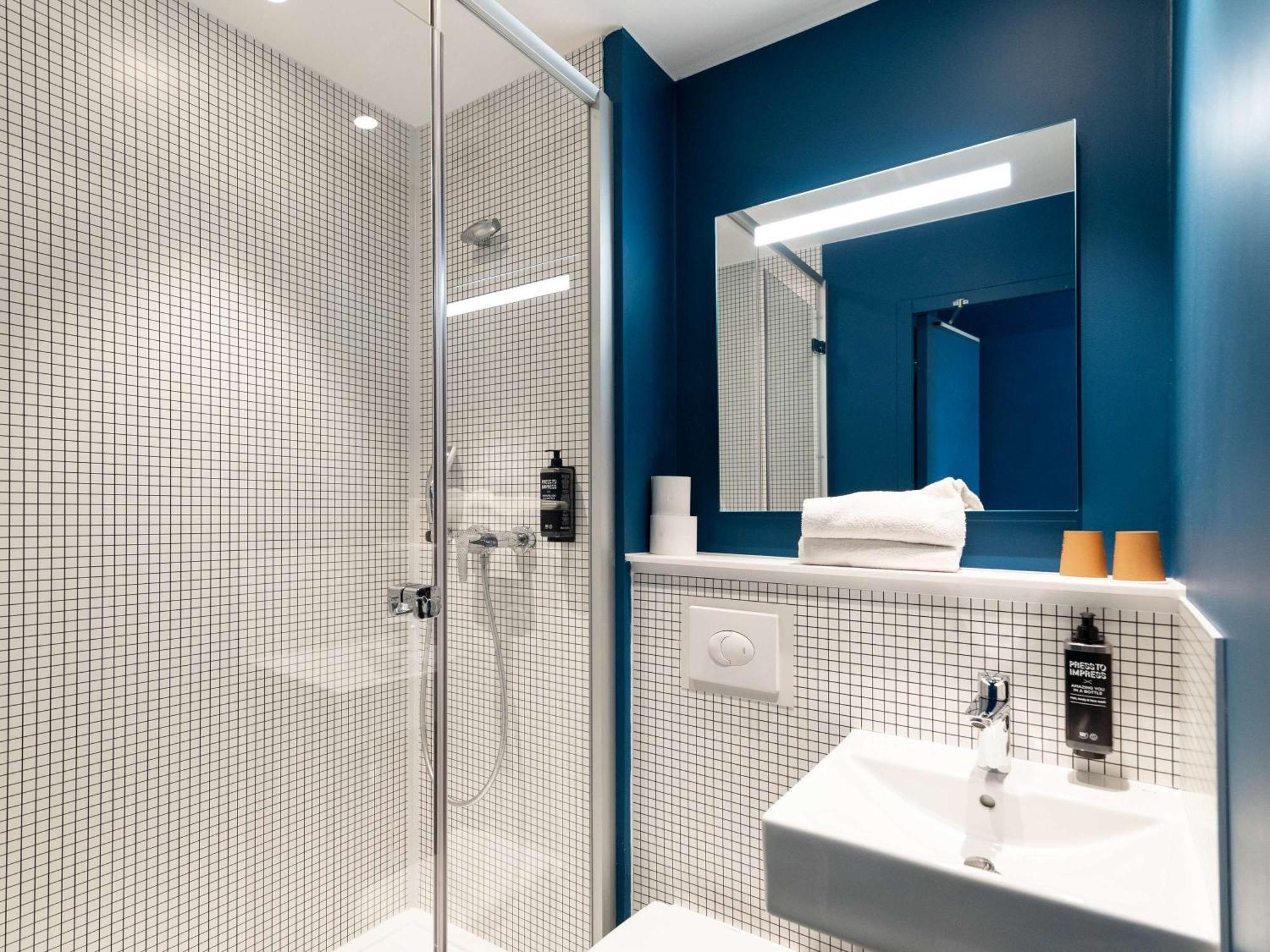 Ibis Budget Lyon Centre Confluence מראה חיצוני תמונה